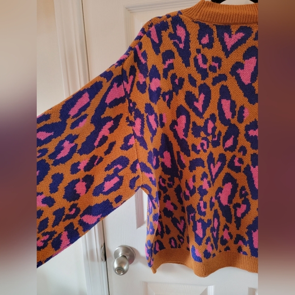 Farm Rio Leopard Pop Caramel Sweater NWT - Picture 9 of 9